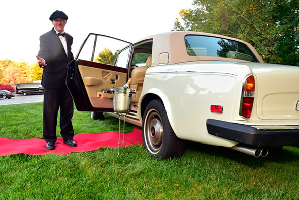 rols-royce-clasic-car-wedding-red-carpet
